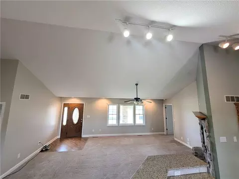 Living - 470 SW 850 Rd, Chilhowee, MO 64733 photo 3 of 8