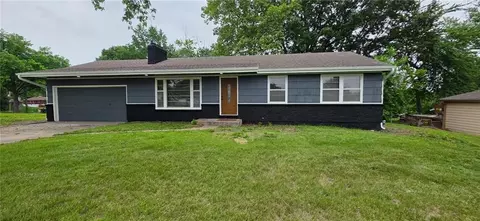 4407 S Phelps Rd, Independence, MO 64055