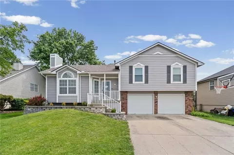 2129 6th Ter, Lees Summit, MO 64063