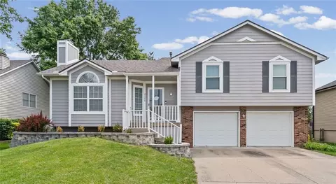 2129 6th Ter, Lees Summit, MO 64063
