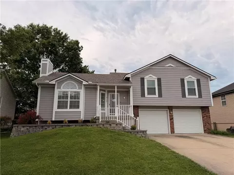 2129 6th Ter, Lees Summit, MO 64063