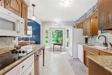 Kitchen - 12905 Quail Rdg, Lees Summit, MO 64086 photo 2 of 3