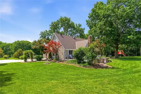 Exterior - 12905 Quail Rdg, Lees Summit, MO 64086 photo 6 of 10