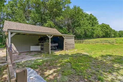 Exterior - 12905 Quail Rdg, Lees Summit, MO 64086 photo 9 of 10