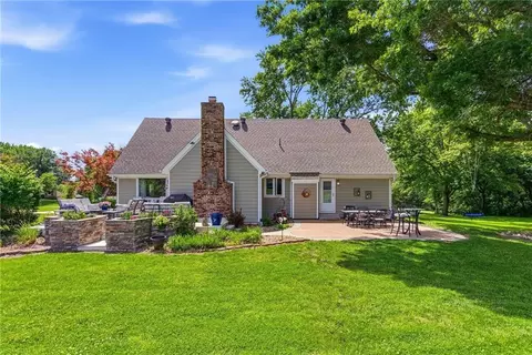 Exterior - 12905 Quail Rdg, Lees Summit, MO 64086 photo 7 of 10