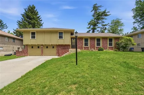 8026 Cleveland Ave, Kansas City, KS 66109