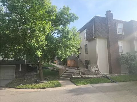111 W Bannister Rd #2, Kansas City, MO 64114