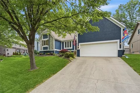 12465 S Greenwood St, Olathe, KS 66062