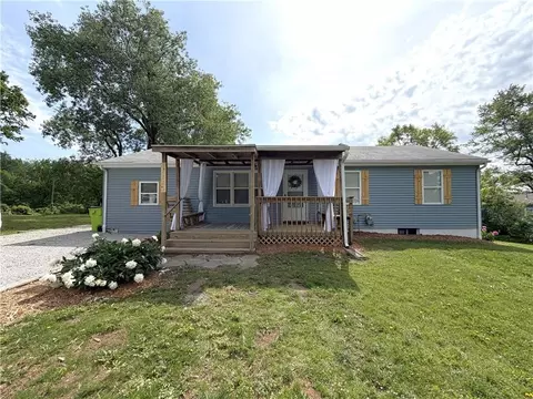 17223 Chula Vista Dr, Belton, MO 64012