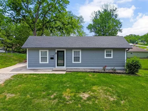 208 N Independence St, Pleasant Hill, MO 64080