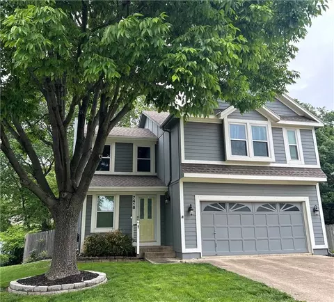 7418 W 152nd St, Overland Park, KS 66223