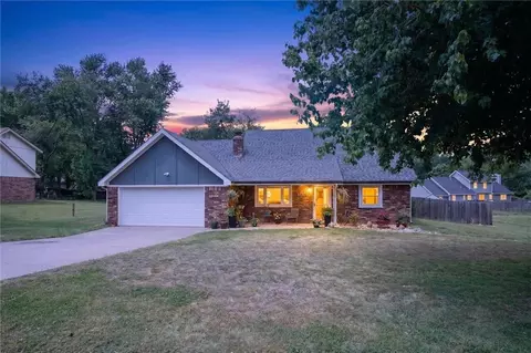 2531 N 8th St, Independence, KS 67301
