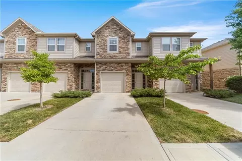 9950 W 87th Ter, Overland Park, KS 66212