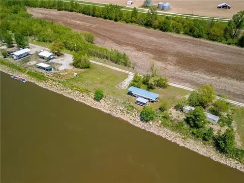 32067 Parma Dr, Oregon, MO 64473