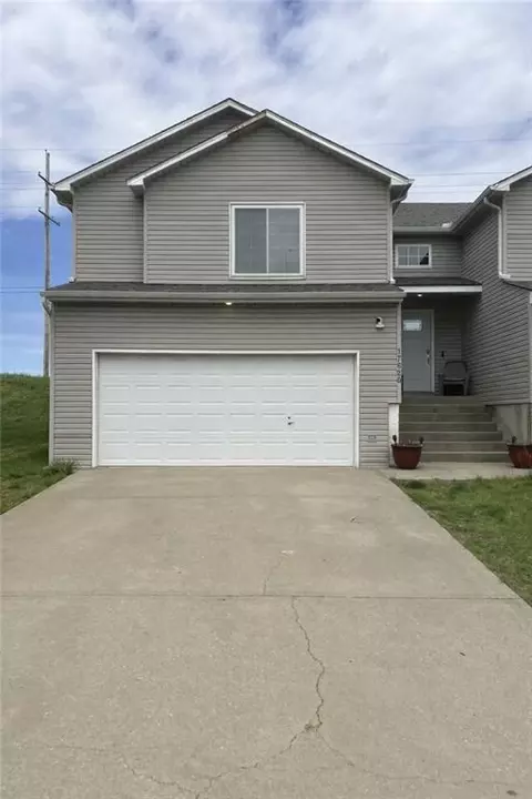 17620 W 111th Pl, Olathe, KS 66061