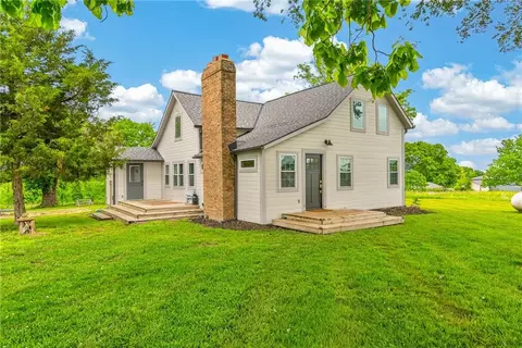 25406 E 267th St, Harrisonville, MO 64701