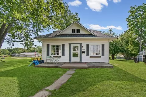 918 Park St, Carrollton, MO 64633
