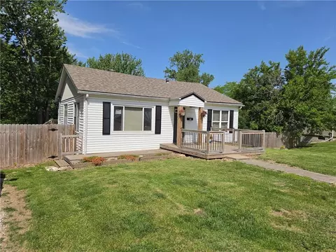 204 Woods St, Excelsior Springs, MO 64024