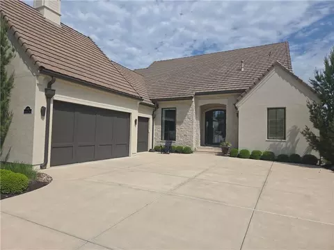 15012 Chadwick St, Overland Park, KS 66224