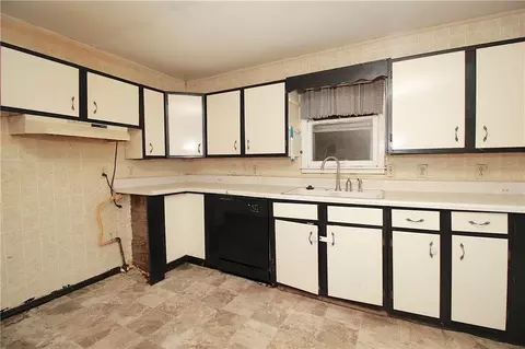 Kitchen - 428 E 5th Ave, Garnett, KS 66032 photo 1 of 2