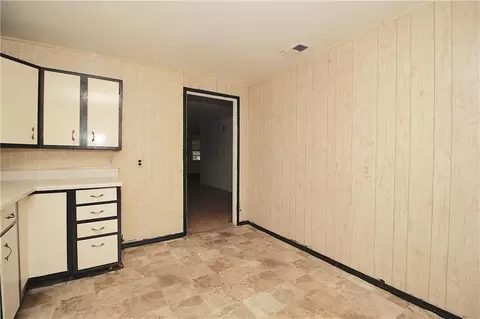 Entry Way - 428 E 5th Ave, Garnett, KS 66032 photo 1 of 1
