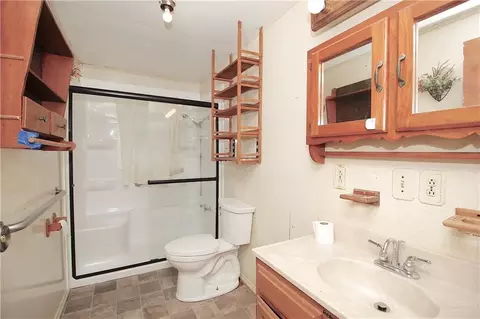 Bath - 428 E 5th Ave, Garnett, KS 66032 photo 1 of 1
