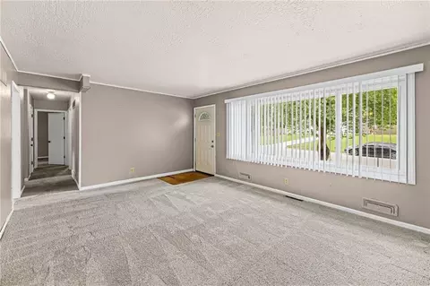 Living - 11624 E 38th Ter, Independence, MO 64052 photo 3 of 7
