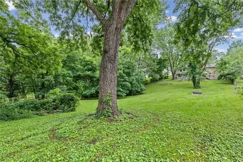 Exterior - 11624 E 38th Ter, Independence, MO 64052 photo 6 of 8