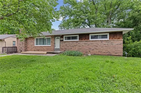 11624 E 38th Ter, Independence, MO 64052