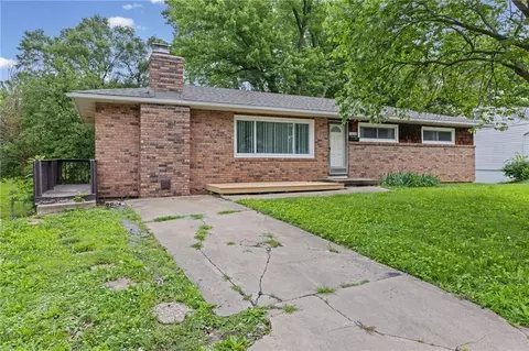 Exterior - 11624 E 38th Ter, Independence, MO 64052 photo 3 of 8