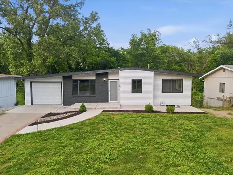 1411 N 75th Dr, Kansas City, KS 66112
