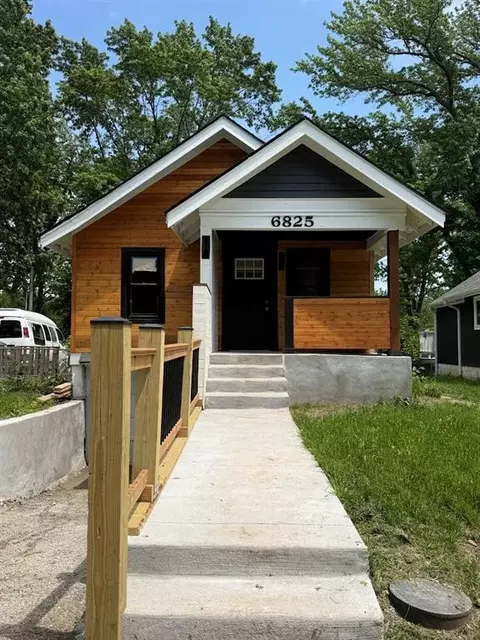 6825 S Benton Ave, Kansas City, MO 64132