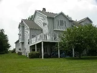 1129 NE Waterfield Village Dr, Blue Springs, MO 64014