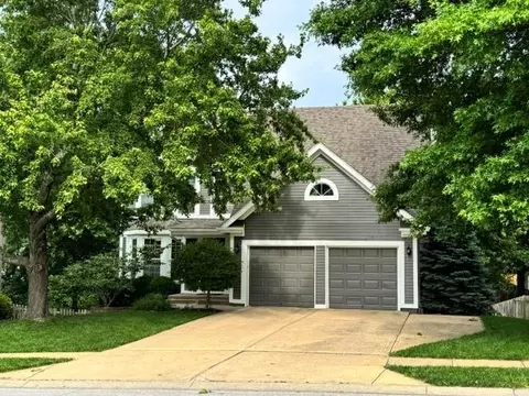 1334 N Anne Shirley Dr, Olathe, KS 66061