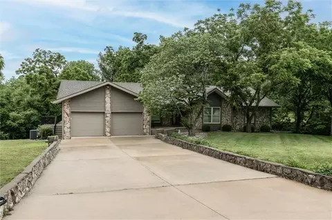 13325 Kimberly Cir, Olathe, KS 66061
