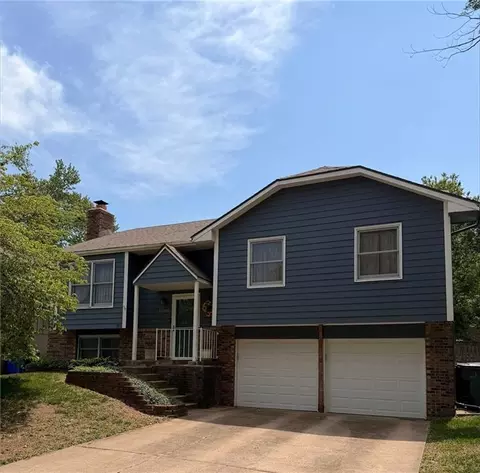 16305 W 125th St, Olathe, KS 66062