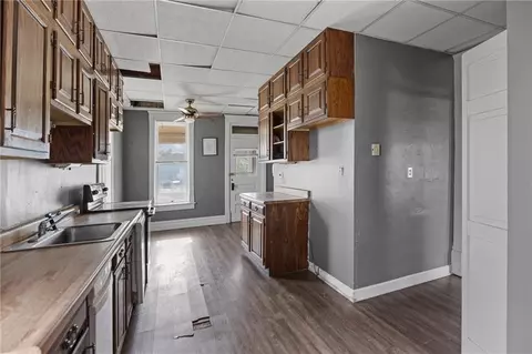 Entry Way - 302 E 4th St, Milan, MO 63556 photo 1 of 11