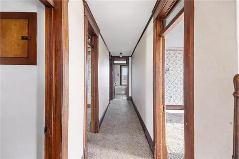 Entry Way - 302 E 4th St, Milan, MO 63556 photo 4 of 11
