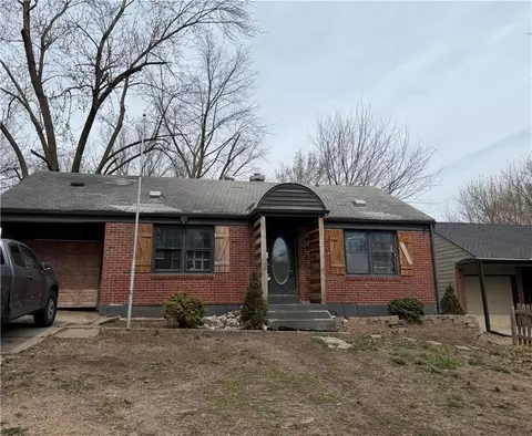 20 W Pocahontas Ln, Kansas City, MO 64114
