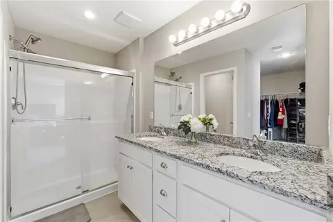 Bath - 20125 E 24th Terrace Ct, Independence, MO 64057 photo 2 of 3