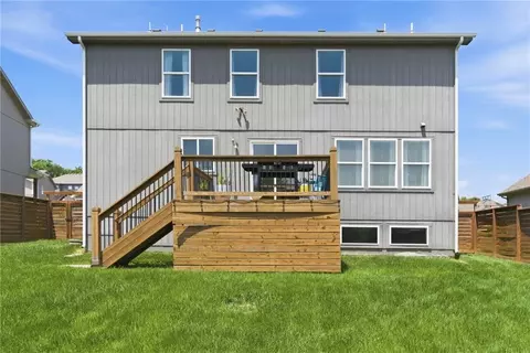 Exterior - 20125 E 24th Terrace Ct, Independence, MO 64057 photo 5 of 9
