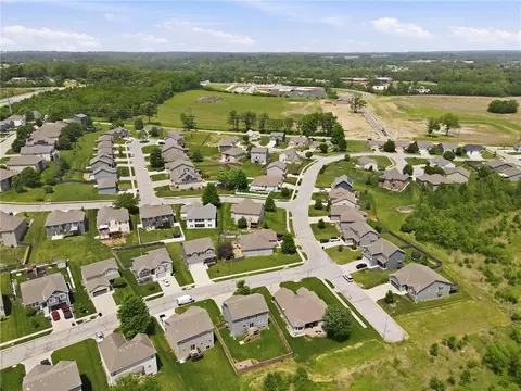 View/Area - 20125 E 24th Terrace Ct, Independence, MO 64057 photo 2 of 4