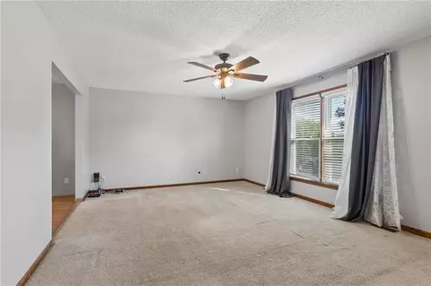Living - 807 E Summit St, Smithville, MO 64089 photo 2 of 4