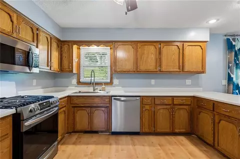 Kitchen - 807 E Summit St, Smithville, MO 64089 photo 1 of 3