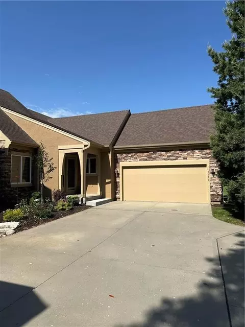 14120 S Summit St, Olathe, KS 66062
