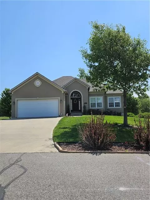 19327 Tomahawk Ln, Saint Joseph, MO 64505