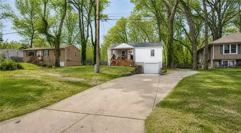 5314 NE 48th St, Kansas City, MO 64119