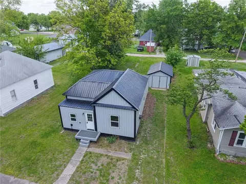 View/Area - 325 E Lake St, Marceline, MO 64658 photo 1 of 3