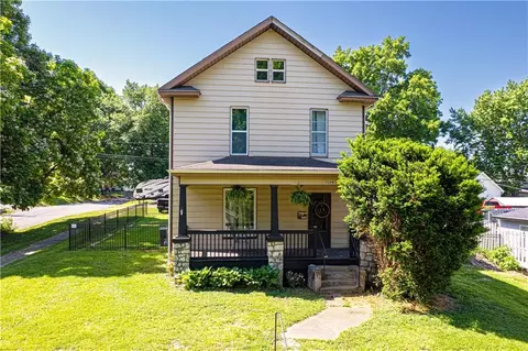 3334 Penn St, Saint Joseph, MO 64507