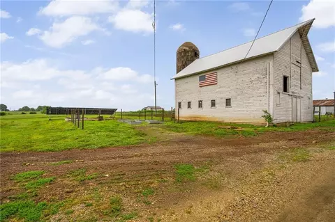 33253 Cedar Niles, Paola, KS 66071